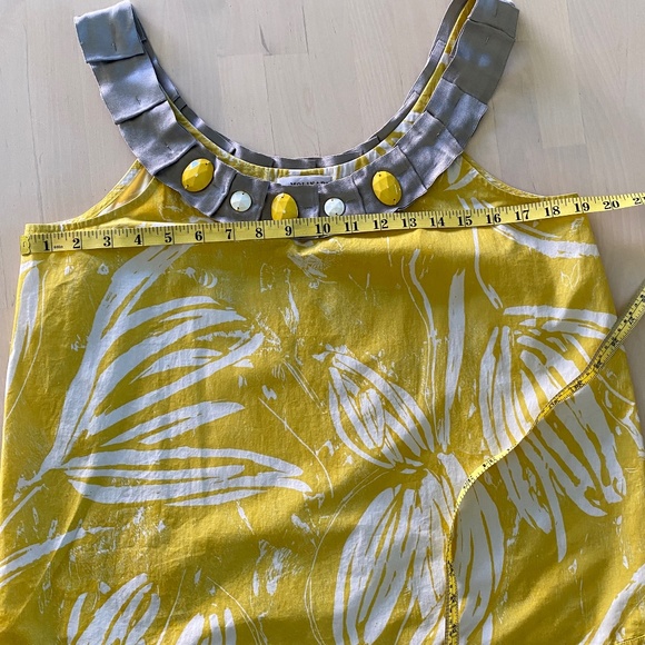 Yellow Floral Sleeveless Top with Gray Accents - Picture 3 of 7